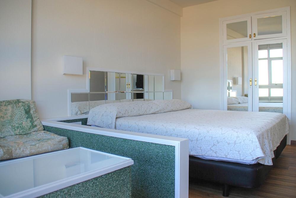 Hotel Faranda Rias Altas, Ascend Hotel Collection 佩里洛 外观 照片